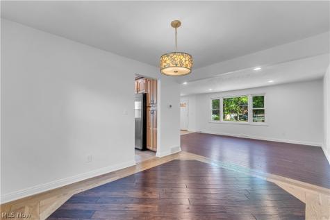 20685 Chestnut Drive Strongsville OH 44149