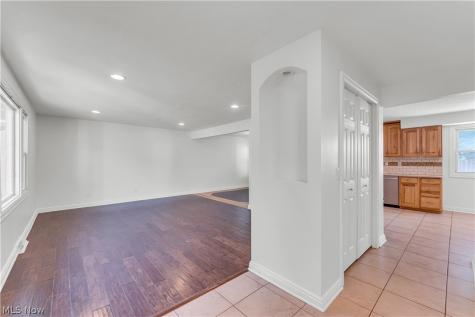 20685 Chestnut Drive Strongsville OH 44149