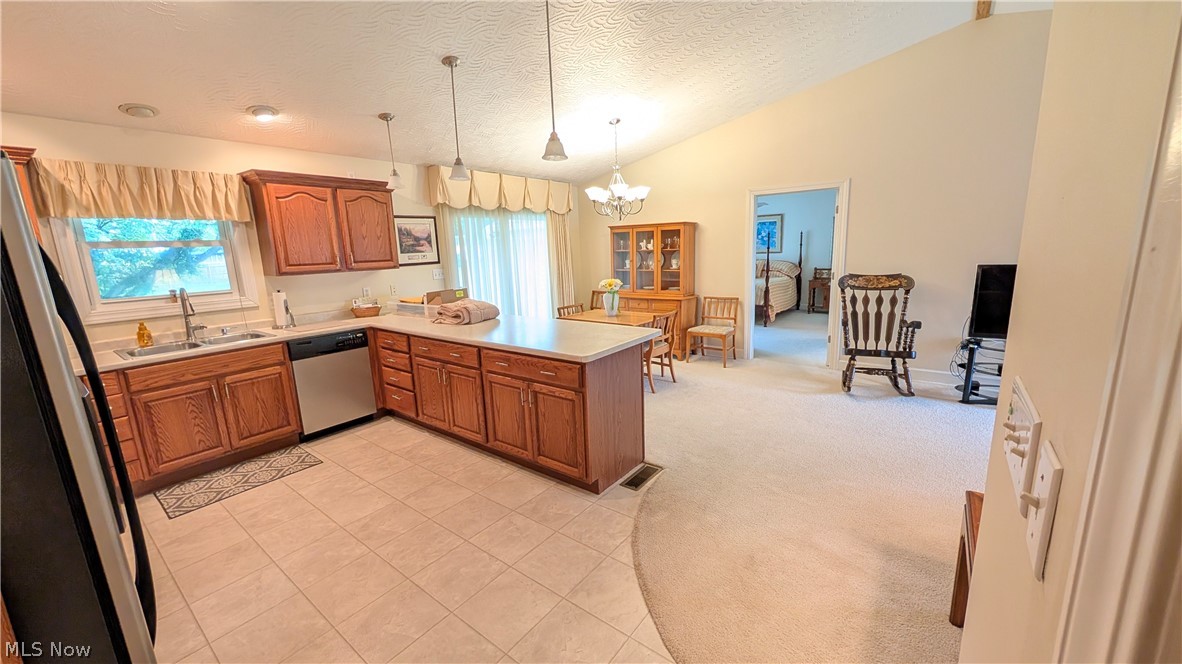 719 Oak Tree Lane Belpre OH 45714