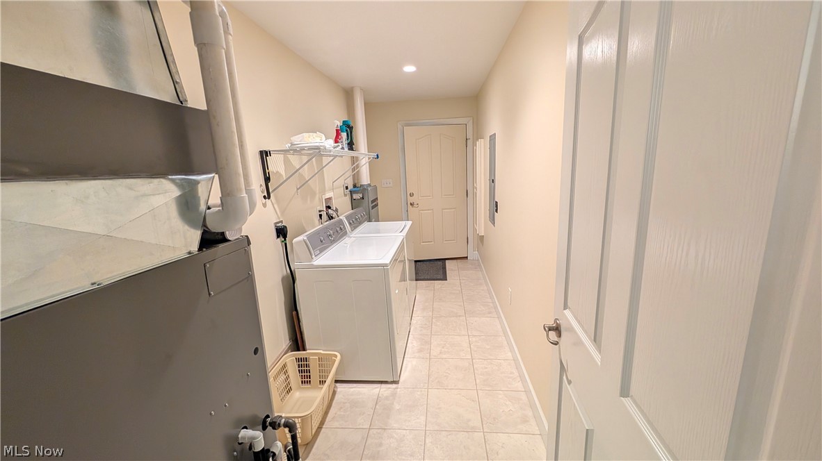 719 Oak Tree Lane Belpre OH 45714