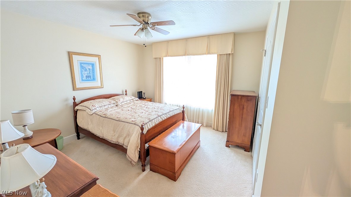 719 Oak Tree Lane Belpre OH 45714