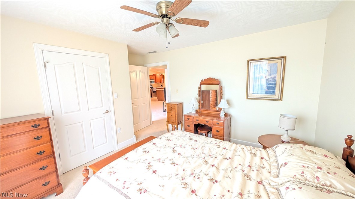 719 Oak Tree Lane Belpre OH 45714
