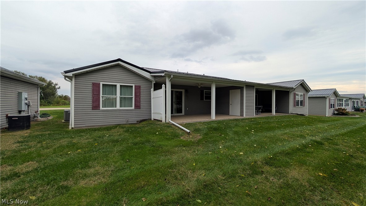 719 Oak Tree Lane Belpre OH 45714