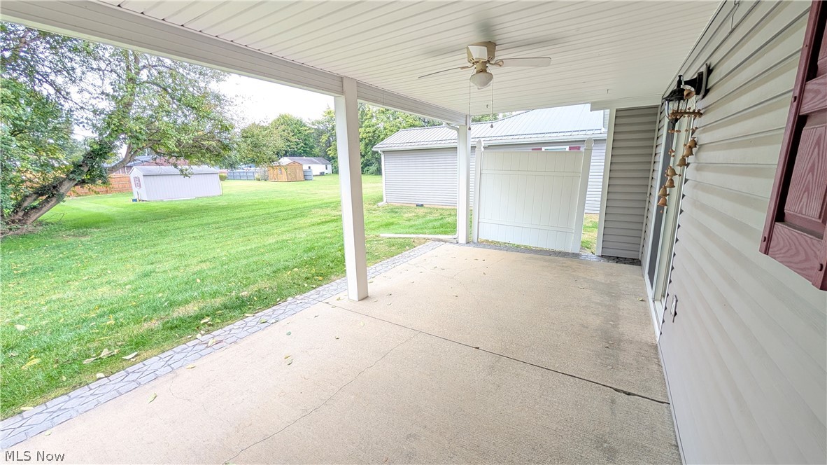 719 Oak Tree Lane Belpre OH 45714
