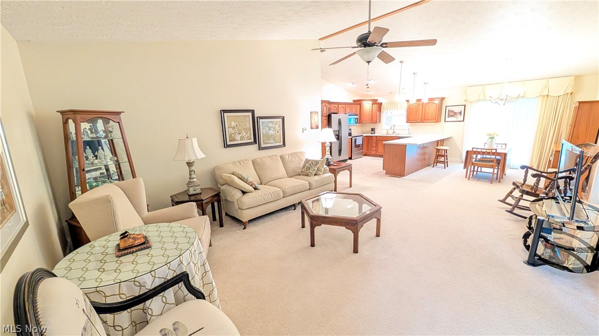 719 Oak Tree Lane Belpre OH 45714