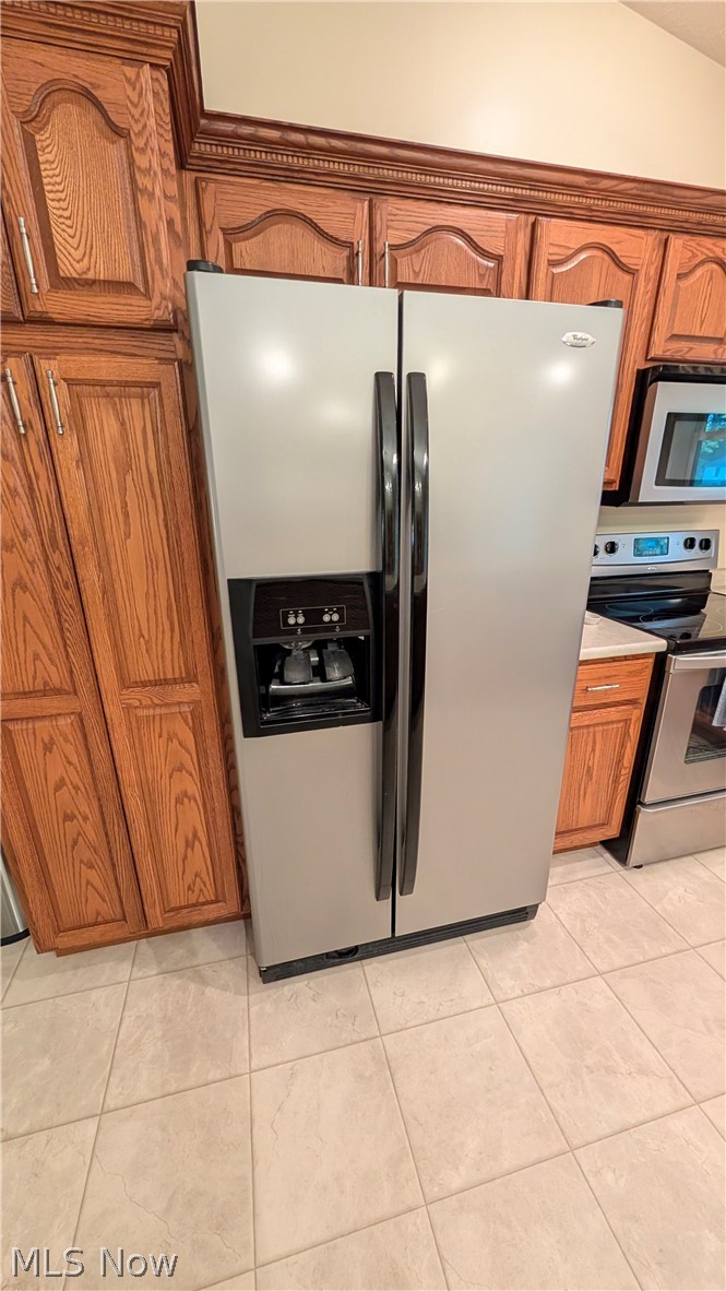 719 Oak Tree Lane Belpre OH 45714