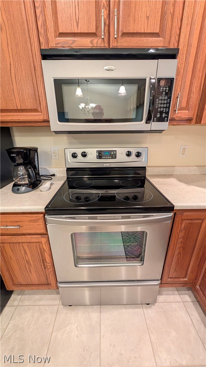 719 Oak Tree Lane Belpre OH 45714