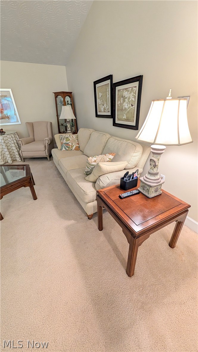 719 Oak Tree Lane Belpre OH 45714