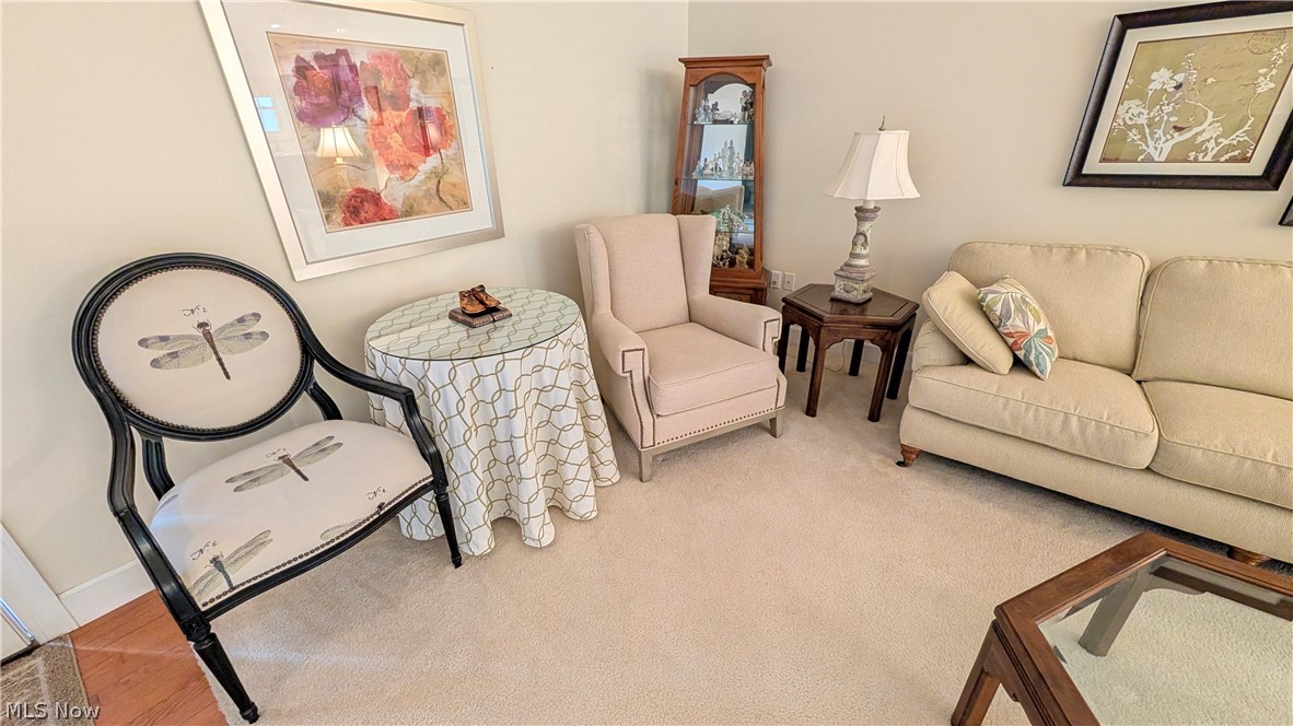 719 Oak Tree Lane Belpre OH 45714