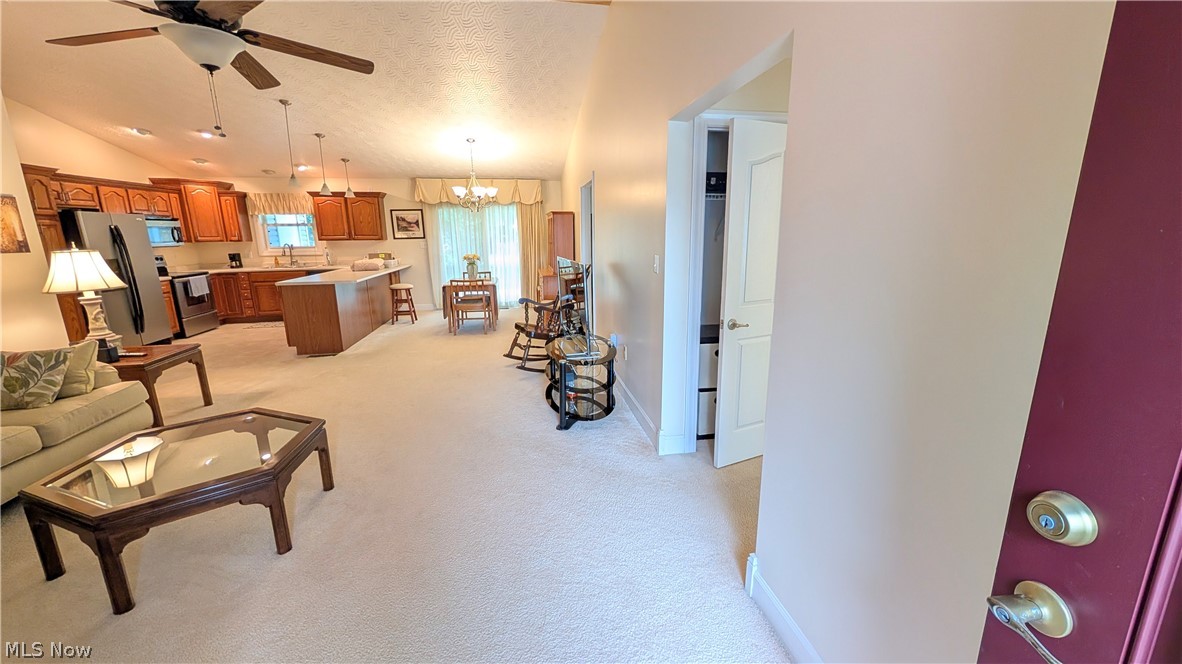 719 Oak Tree Lane Belpre OH 45714