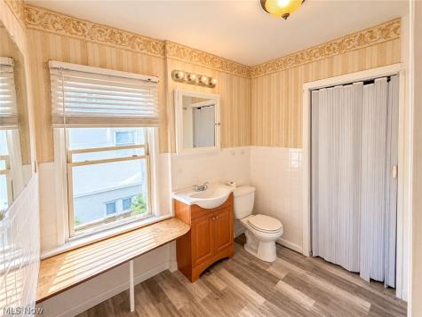 238 Para Avenue Akron OH 44305