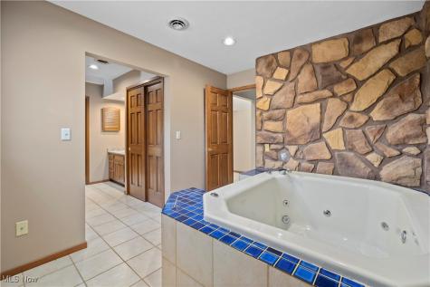40163 Banks Road Grafton OH 44044