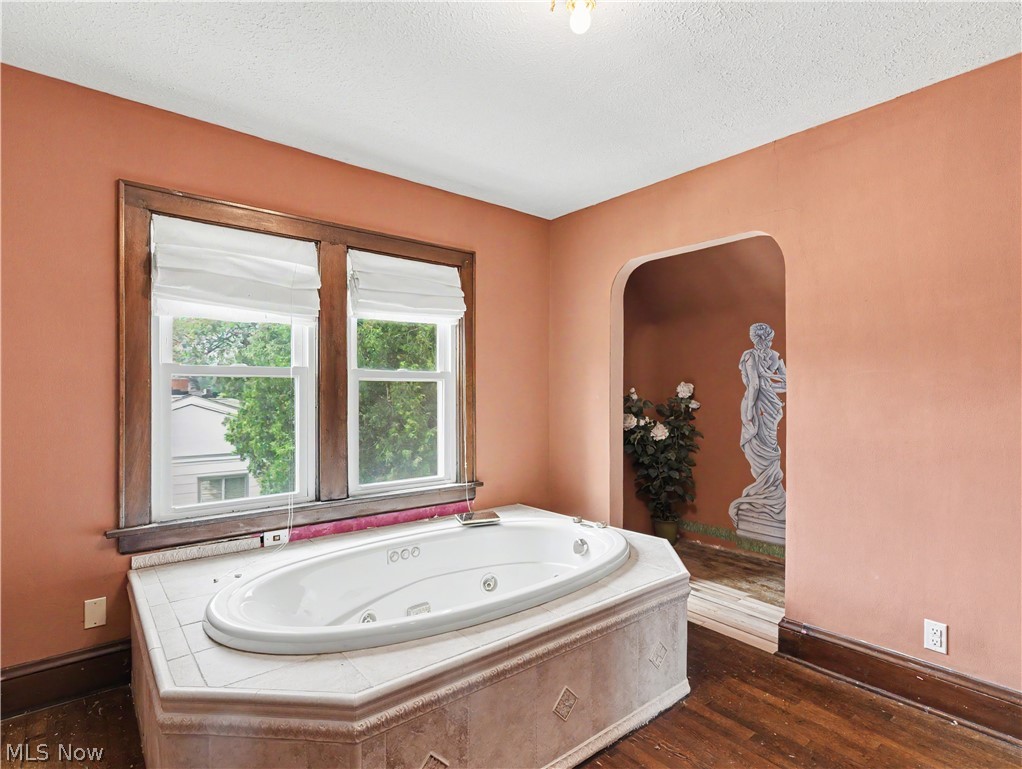 1458 Breiding Road Akron OH 44310