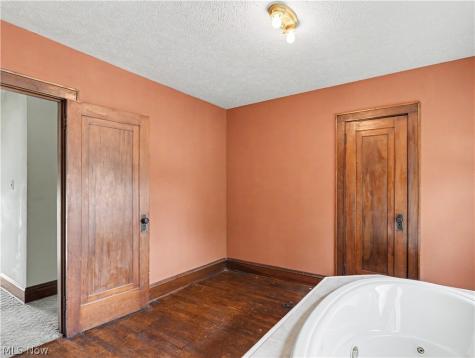 1458 Breiding Road Akron OH 44310