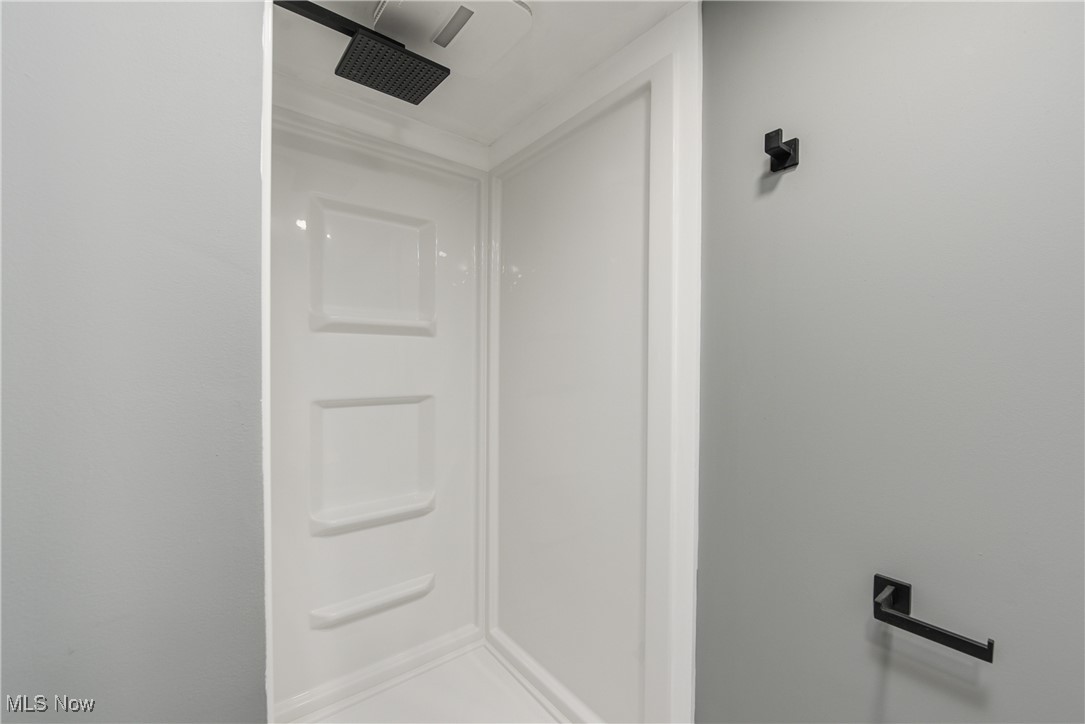 18241 Ponciana Avenue Cleveland OH 44135