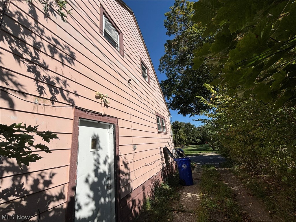 4678 E 147th Street Cleveland OH 44128