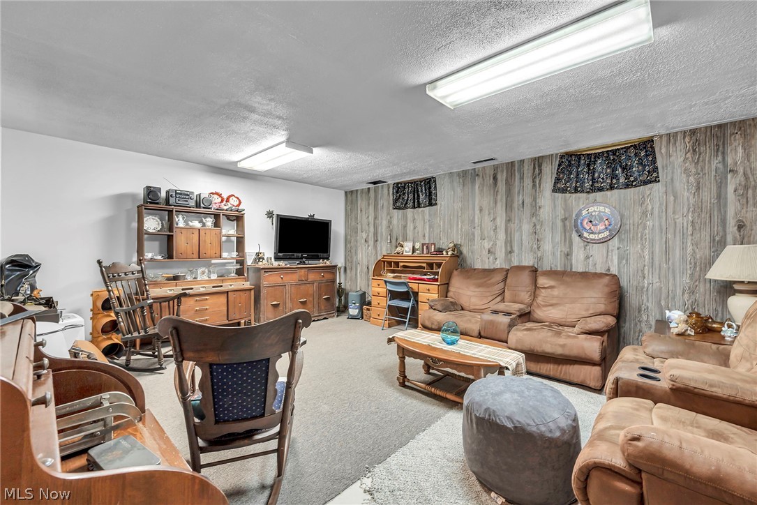 1431 Minosa Lane West Salem OH 44287