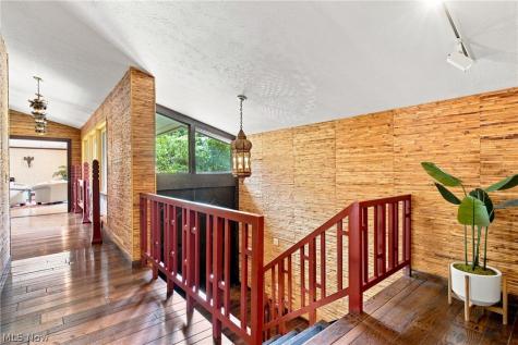 19718 Deer Run Lane Strongsville OH 44149