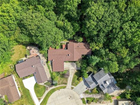 19718 Deer Run Lane Strongsville OH 44149