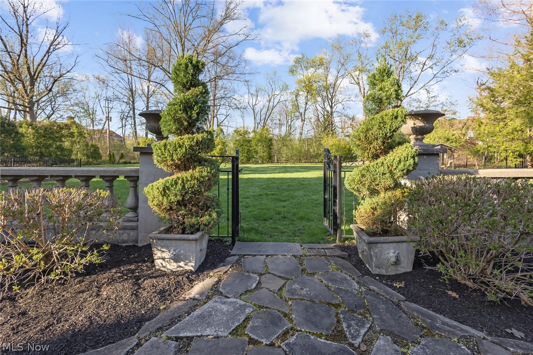 2557 North Park Boulevard Cleveland Heights OH 44106