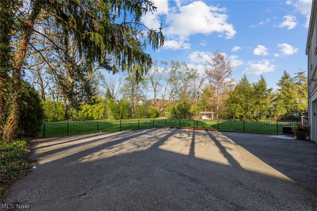 2557 North Park Boulevard Cleveland Heights OH 44106