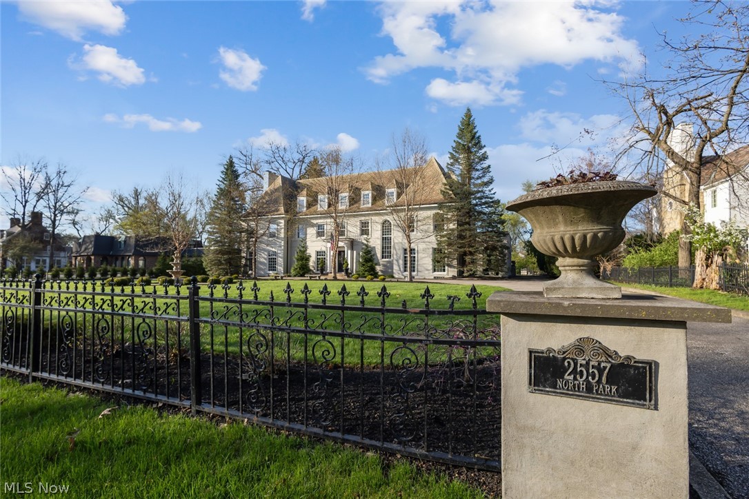 2557 North Park Boulevard Cleveland Heights OH 44106