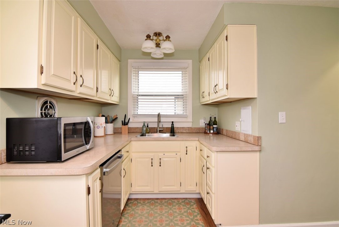 3837 Northwood Road University Heights OH 44118