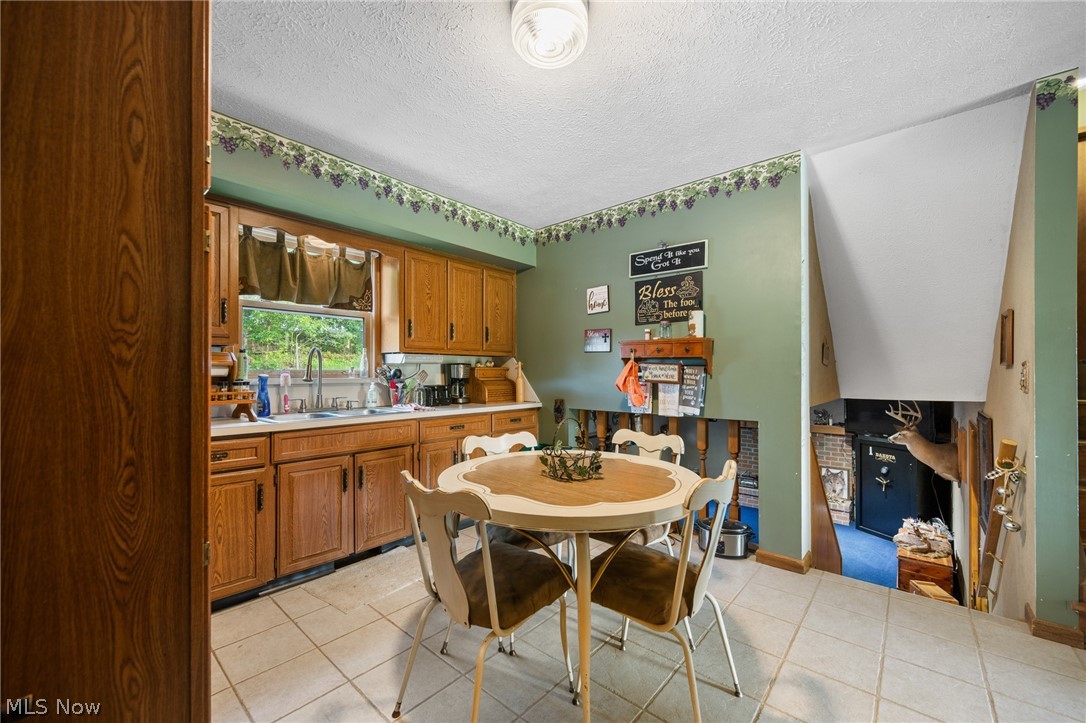 8175 Stover Road SW Sherrodsville OH 44675