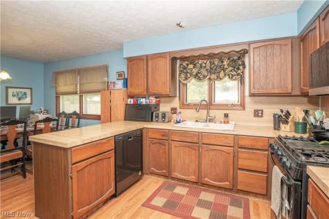 7819 Aramis Street NW Massillon OH 44646