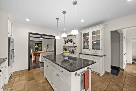 12655 Cedar Road Cleveland Heights OH 44106