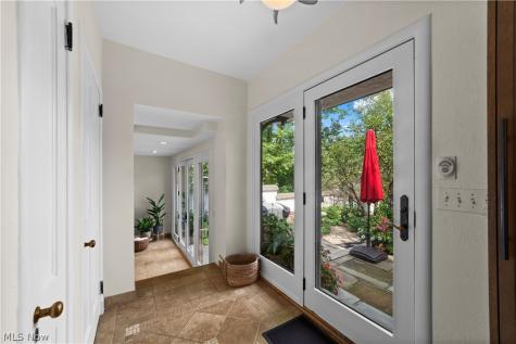 12655 Cedar Road Cleveland Heights OH 44106
