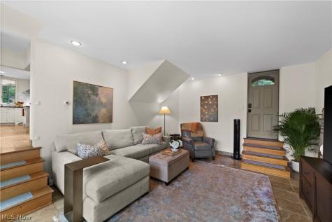 12655 Cedar Road Cleveland Heights OH 44106