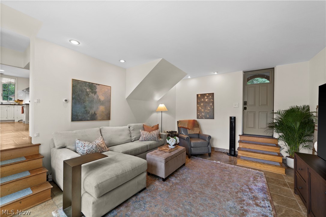 12655 Cedar Road Cleveland Heights OH 44106