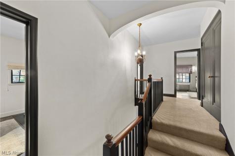 12655 Cedar Road Cleveland Heights OH 44106