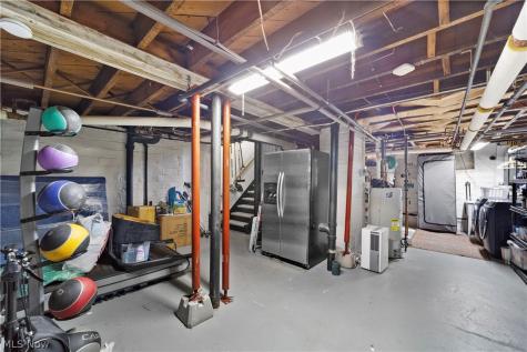 12655 Cedar Road Cleveland Heights OH 44106