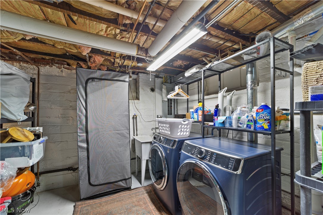 12655 Cedar Road Cleveland Heights OH 44106