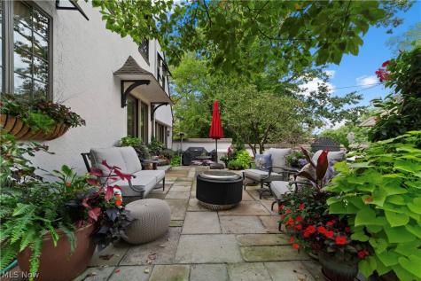 12655 Cedar Road Cleveland Heights OH 44106