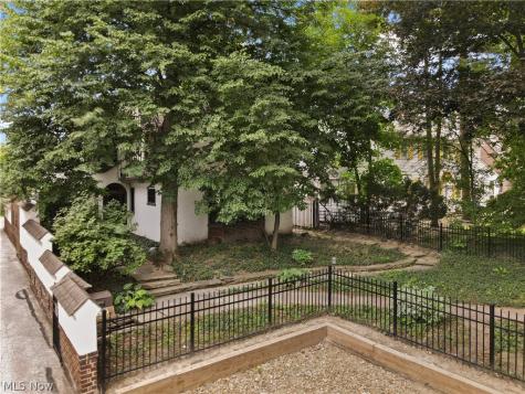 12655 Cedar Road Cleveland Heights OH 44106