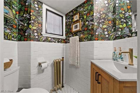12655 Cedar Road Cleveland Heights OH 44106