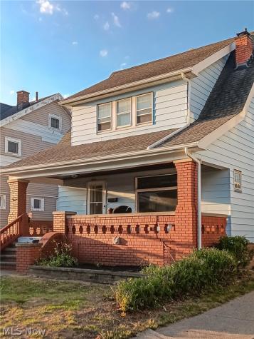 10105 Greenview Garfield Heights OH 44125