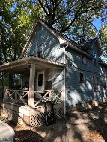 947 Woodview Road Cleveland Heights OH 44121