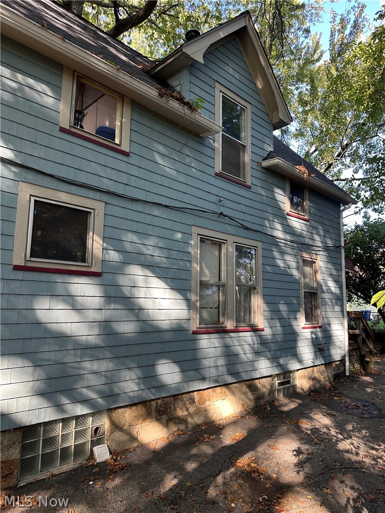 947 Woodview Road Cleveland Heights OH 44121