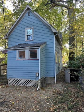 947 Woodview Road Cleveland Heights OH 44121