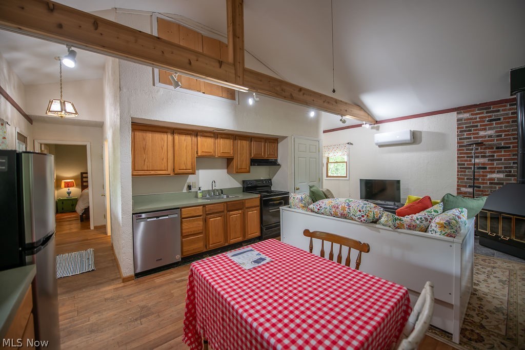 1246 Alton Drive SW Sherrodsville OH 44675