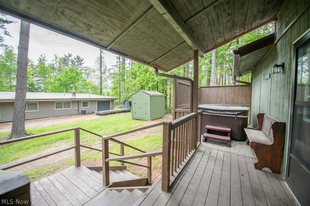 1246 Alton Drive SW Sherrodsville OH 44675
