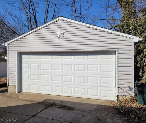 1682 Sunset Avenue Akron OH 44301