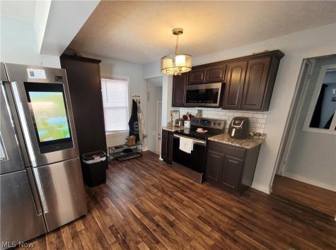 1682 Sunset Avenue Akron OH 44301