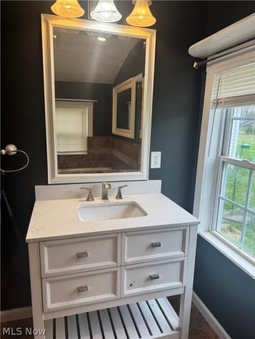 3946 Dunton Road Lorain OH 44055
