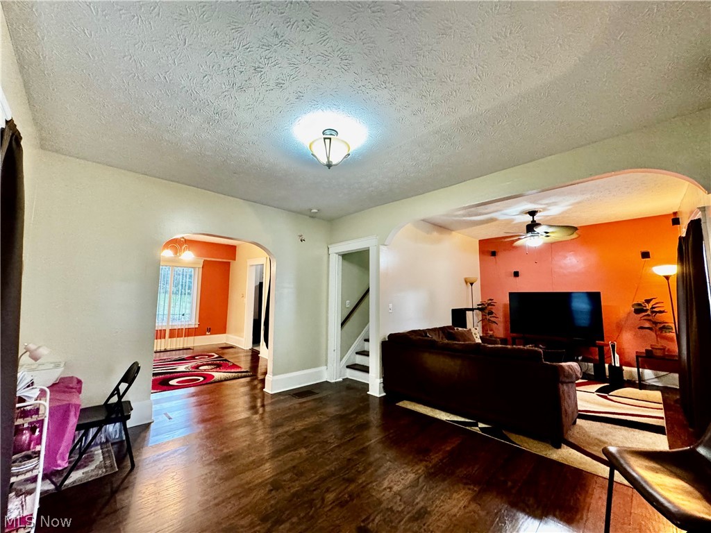 3216 W 95th Street Cleveland OH 44102