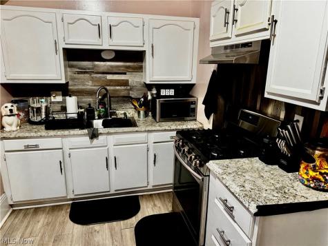 3216 W 95th Street Cleveland OH 44102